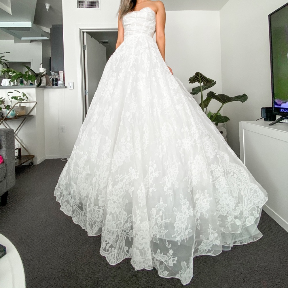 Monique Lluillier Bridal Gown